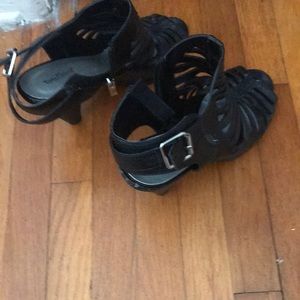 Caged 👠 size 13wide